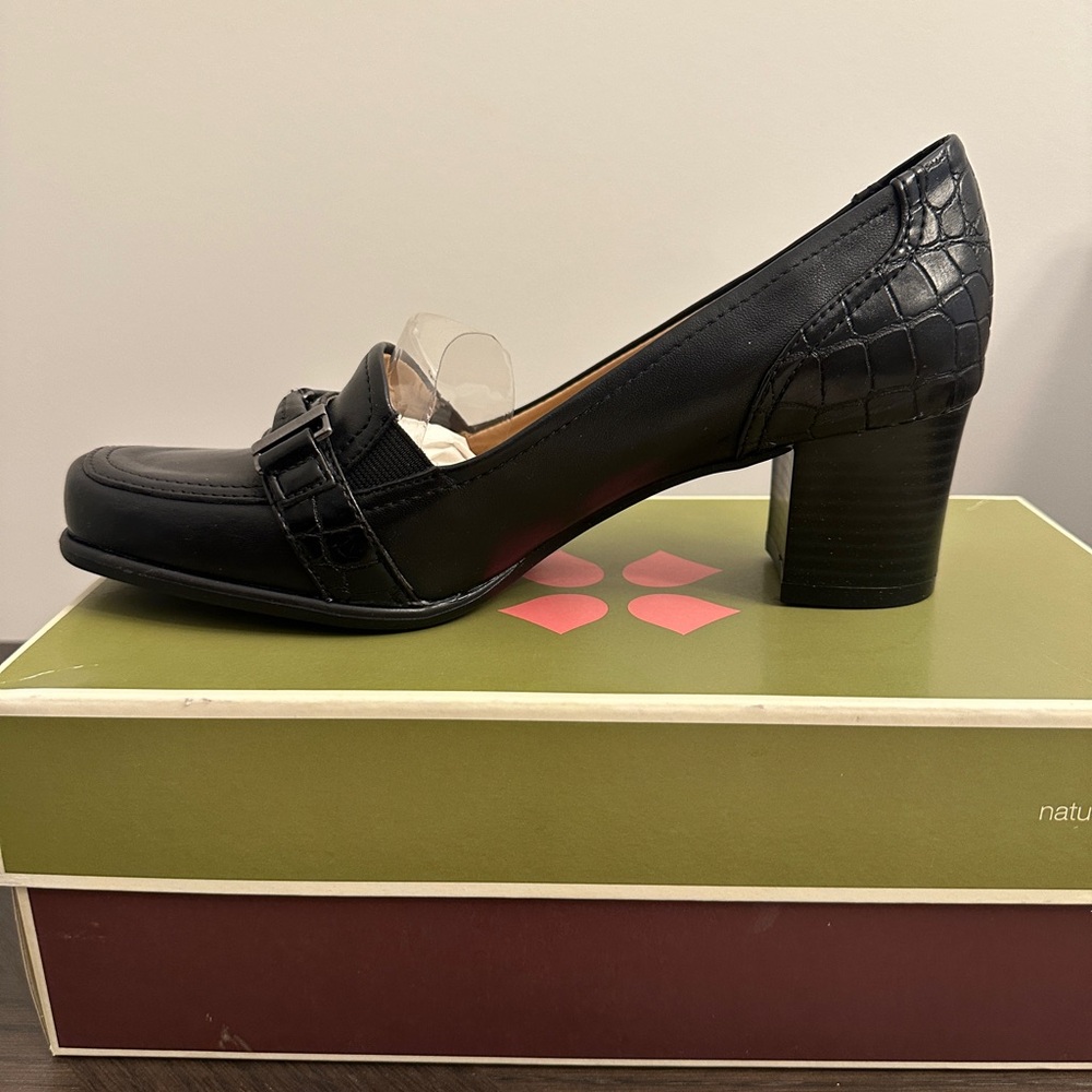 Naturalizer Black Croc-Patterned Heels